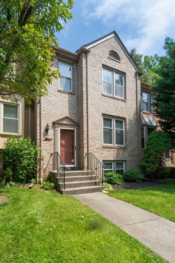 10704 Pine Haven Terrace, Rockville, MD 20852 Townhome Rentals in