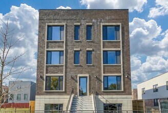 Building Photo - 4846 S St Lawrence Ave