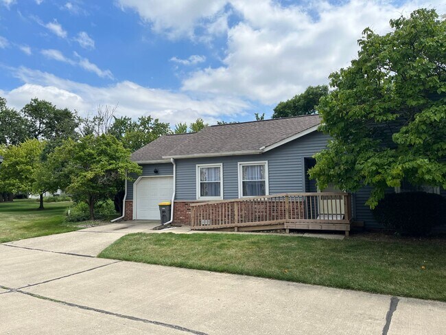 Building Photo - Charming West Lafayette Condo
