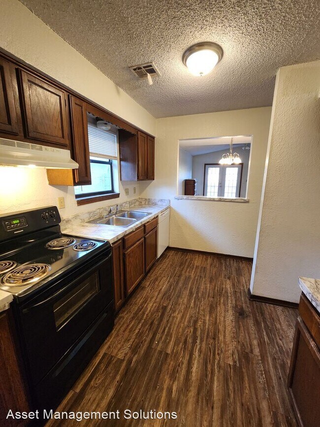 Building Photo - 2 br, 1 bath House - 217 NW 121st ST.