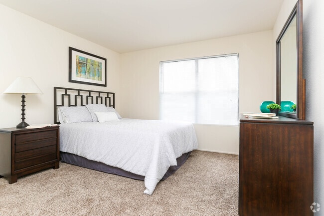 2BR, 2BA - 986 SF - Bedroom - Stoney Brooke Apartments