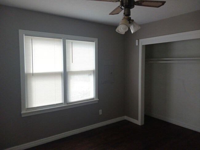 Foto del edificio - 2208 NW Walding Ave