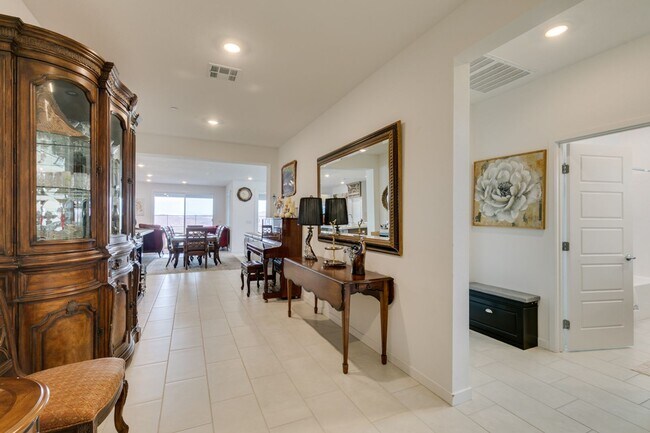 Foto del edificio - Fully Furnished 3Bedroom Henderson Home with Lake Las Vegas Views