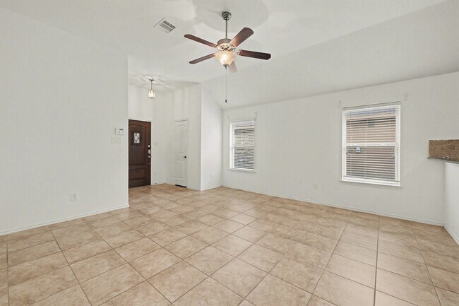 Foto del edificio - 20719 Winghaven Dr