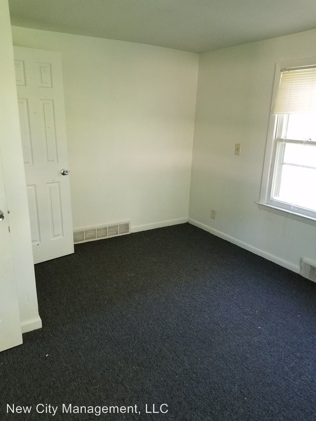 Building Photo - 2 br, 1 bath House - 1901 S Hawthorne Ave