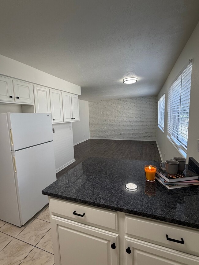 Photo - 2220 E Murray Holladay Rd (Holladay, UT) Apartment