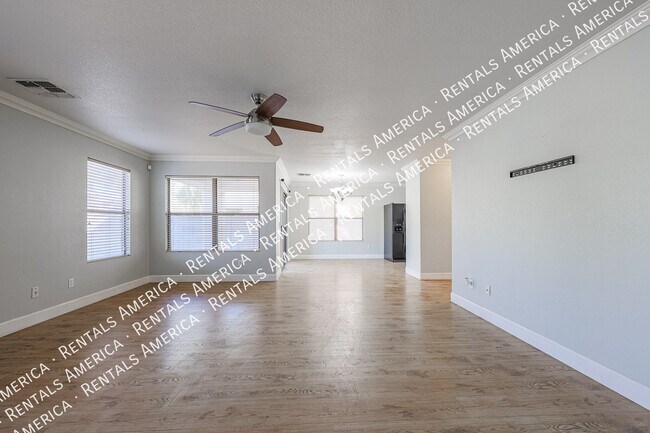 Foto del edificio - 3668 E Orchid Ln
