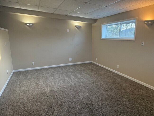 Foto del edificio - 1320 E 58th St