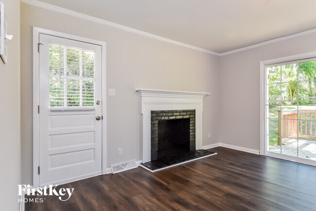 Building Photo - 2314 Killarney Dr