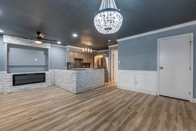 Foto del edificio - 446 E Siebenthaler Ave