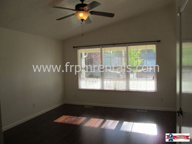 Foto del edificio - 3079 N Columbine Ave