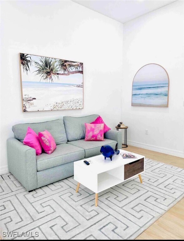 Foto del edificio - 2881 Santa Barbara Blvd