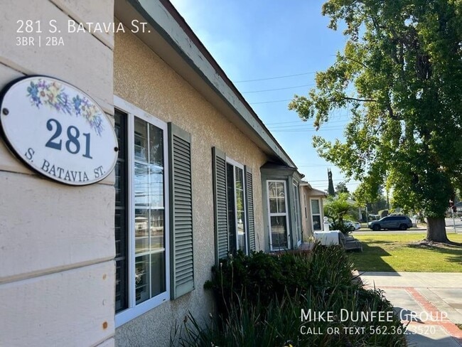 Building Photo - Old Towne Three Bedroom House with Private...