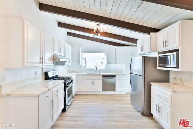 Building Photo - 3 br, 2 bath House - 20341 Enadia Way