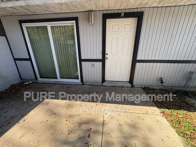 Foto del edificio - 2040 SE 40th Street Rd