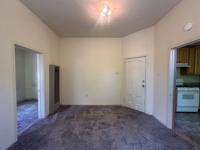 Foto del edificio - 1BR/1BA Apartment in Prime Downtown San Jose Location - $1910/mo includes all utitilies.