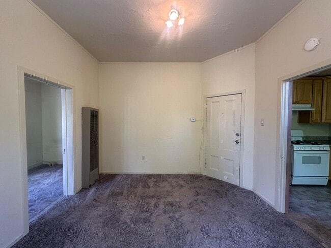 Building Photo - 1BR/1BA Apartment in Prime Downtown San Jose Location - $1910/mo includes all utitilies.