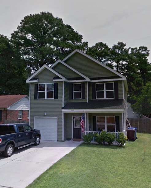 Primary Photo - 1418 Hawthorne Dr