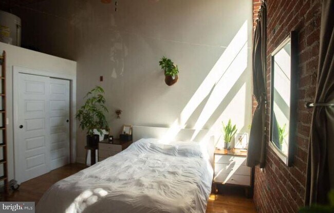 Foto del edificio - 2551 Trenton Ave