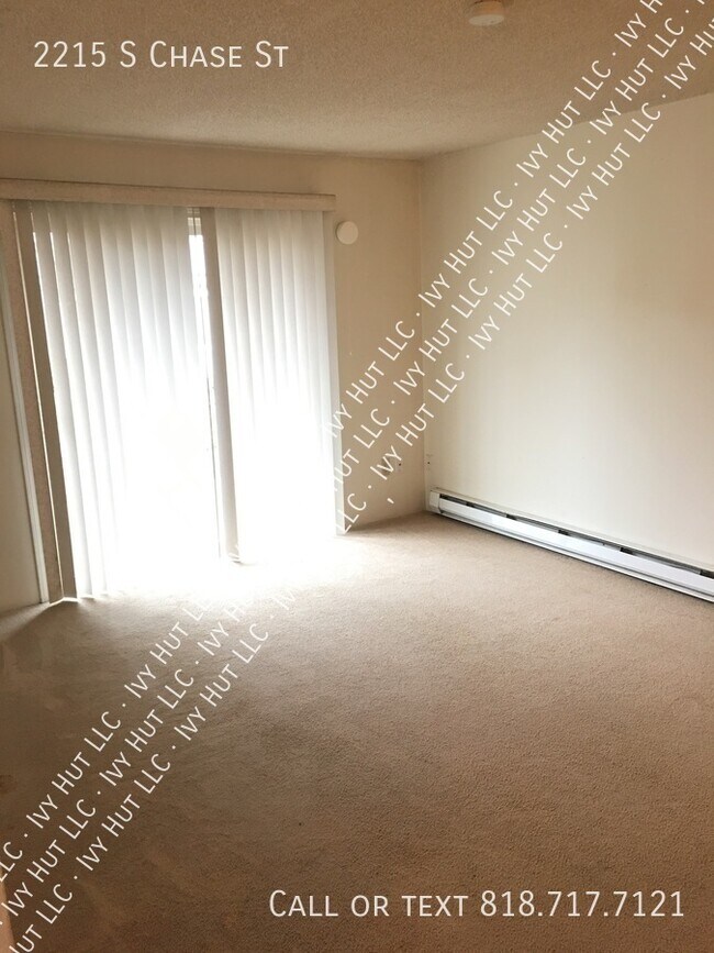 Foto del edificio - 2215 S Chase St