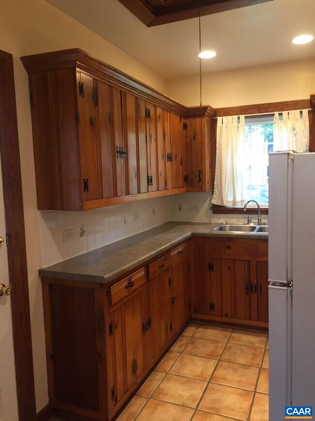 Building Photo - 609.5 Wine Cellar Cir