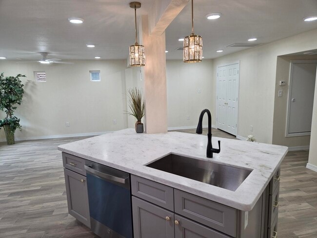 Foto del edificio - 914 Heights Blvd