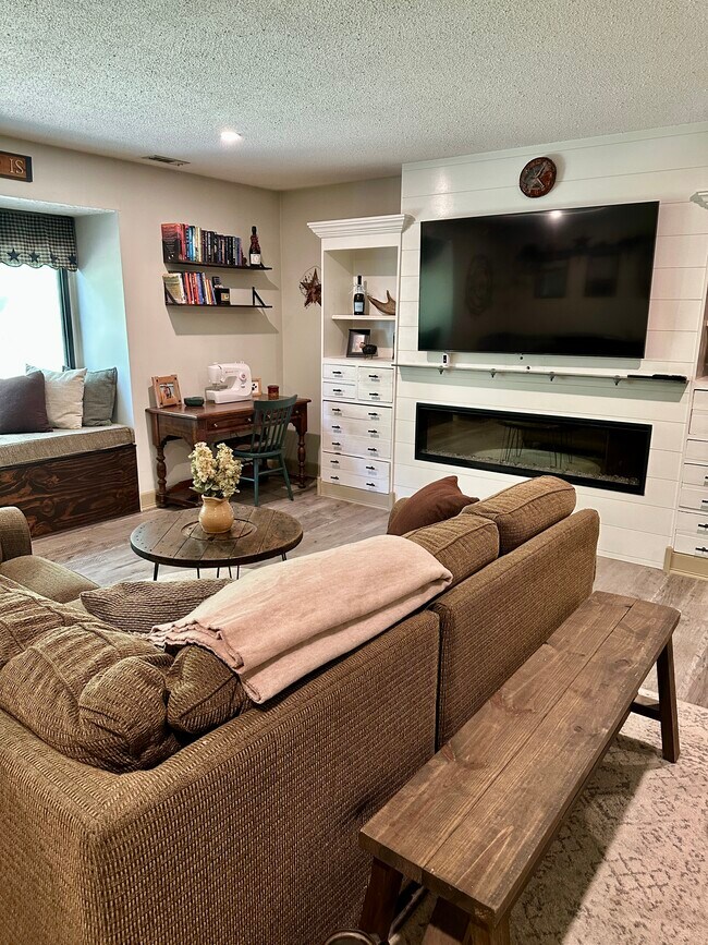 Foto del edificio - 15 Thayer Pond Dr