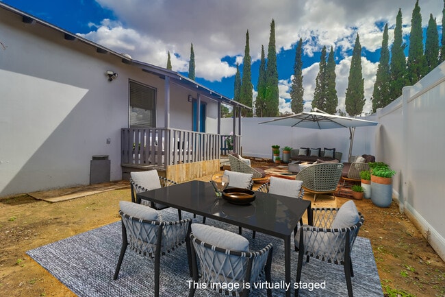 Foto del edificio - 9236 Winter Gardens Blvd