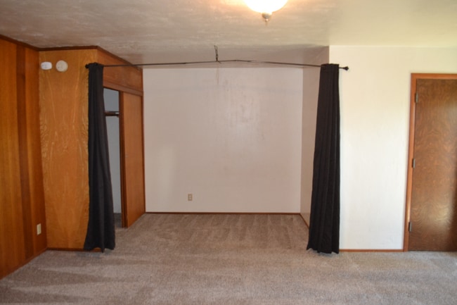 Building Photo - 130 Live Oak Ave