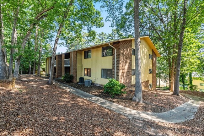 Building Photo - 1212 Schaub Dr