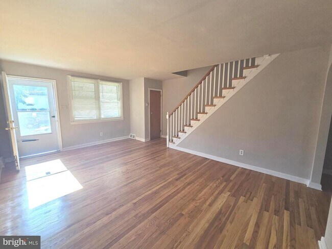 Foto del edificio - 6931 Greenway Ave
