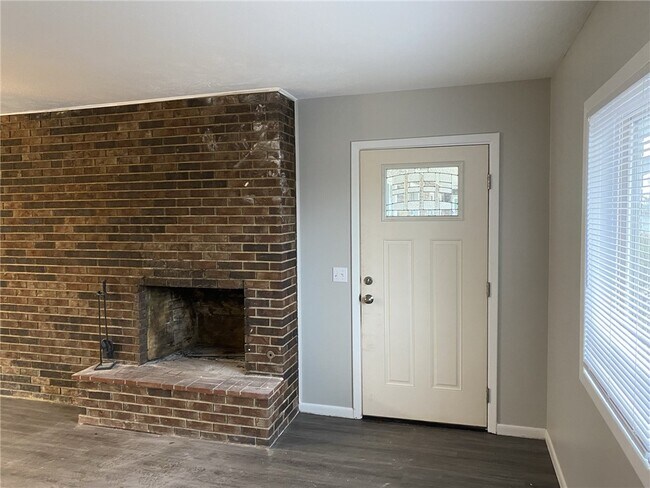 Building Photo - 14901 Dutchmans Dr