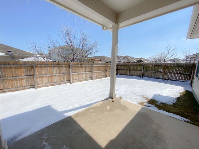 Foto del edificio - 1002 Hawkeye Point Rd