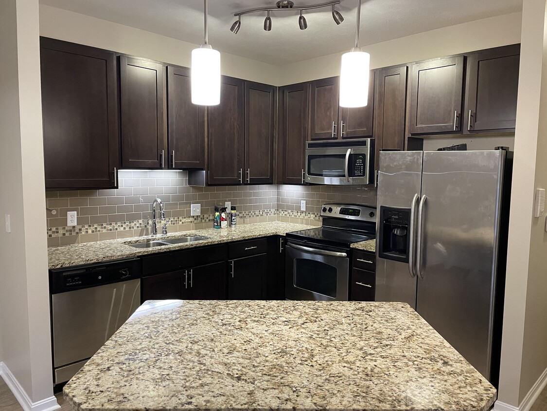 Foto principal - 3770 Hayes Ct