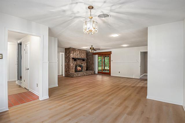 Foto principal - 5220 Wosley Dr