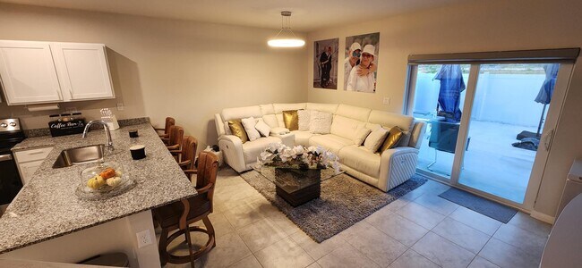 Foto del edificio - 1030 W Davis Pkwy