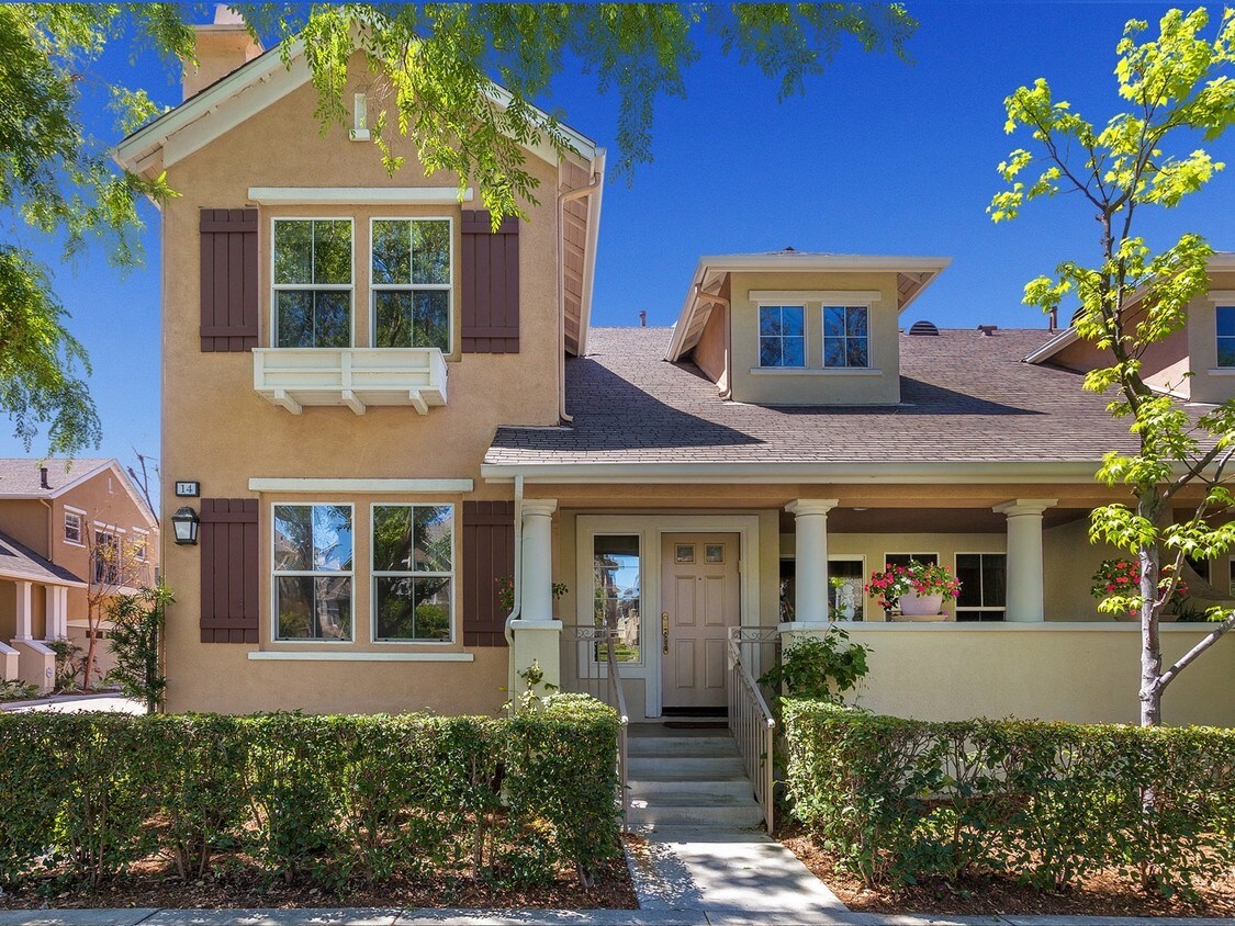 Beautiful Front View - 14 San Clemente
