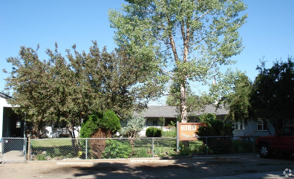 Building Photo - Hird Avenue Apartments