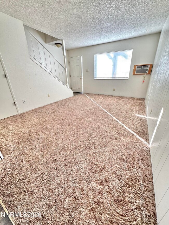 Foto del edificio - 825 Belli Dr