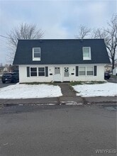 Building Photo - 109 Ensign Ave