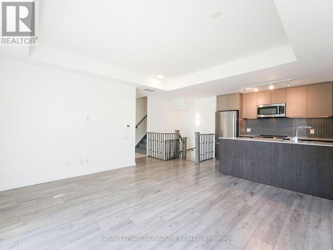 Building Photo - 10-10 Brin Dr