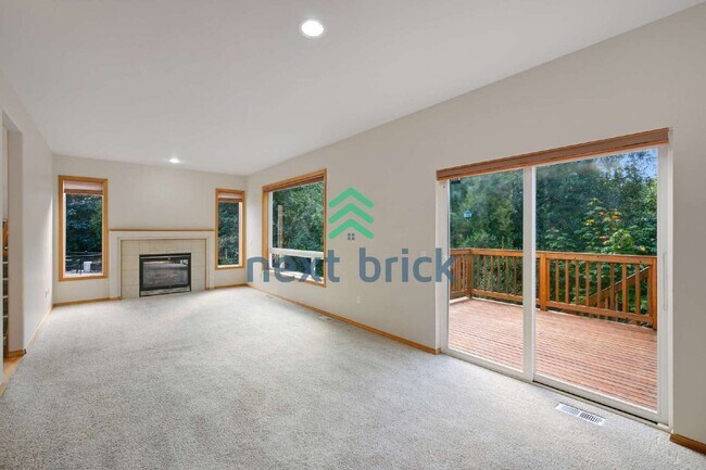 Foto del edificio - Spacious 4-Bed Retreat in Lynnwood with 3.5 Baths and 2,224 Sq. Ft. of Comfort!