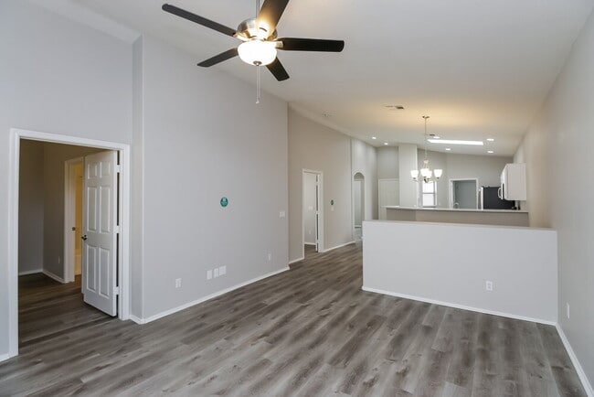 Building Photo - 84 S Laveen Pl