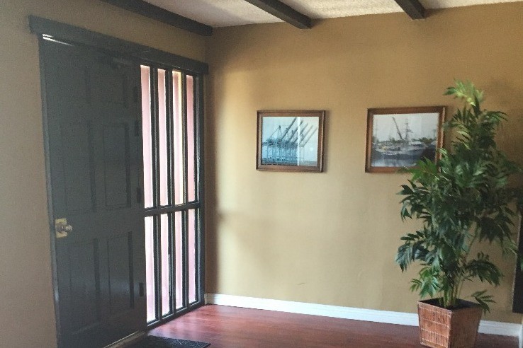 Main Entrance - 545 W 14th St