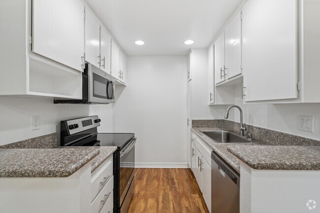Interior Photo - Woodbriar Apartments
