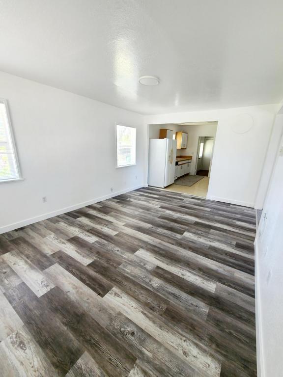 Building Photo - 304 S Wasco Ave