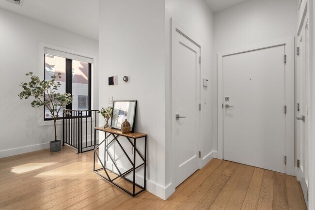 Building Photo - 39 A St