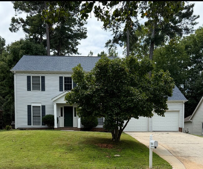 Building Photo - 2801 Briar Ridge Dr