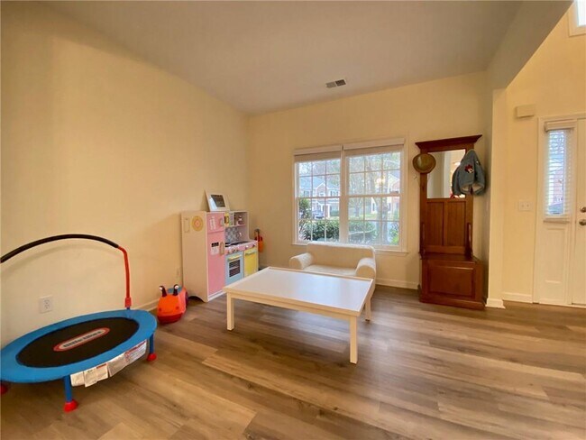 Foto del edificio - 150 Foe Creek Ct