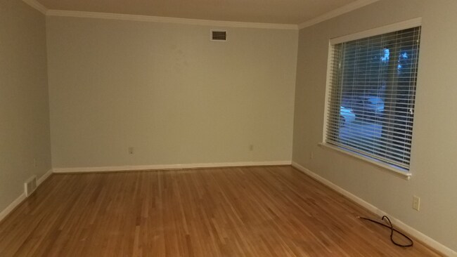 Building Photo - 6704 Blue Bird Dr